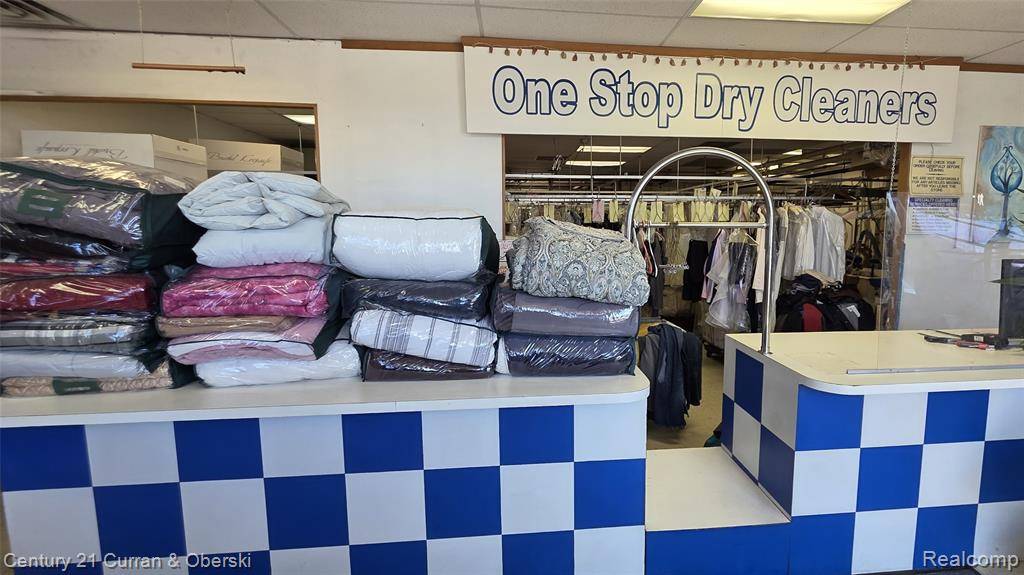 Livonia, MI 48154,15260 Middlebelt