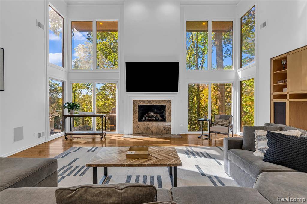 West Bloomfield Twp, MI 48323,3277 Bloomfield Park Drive