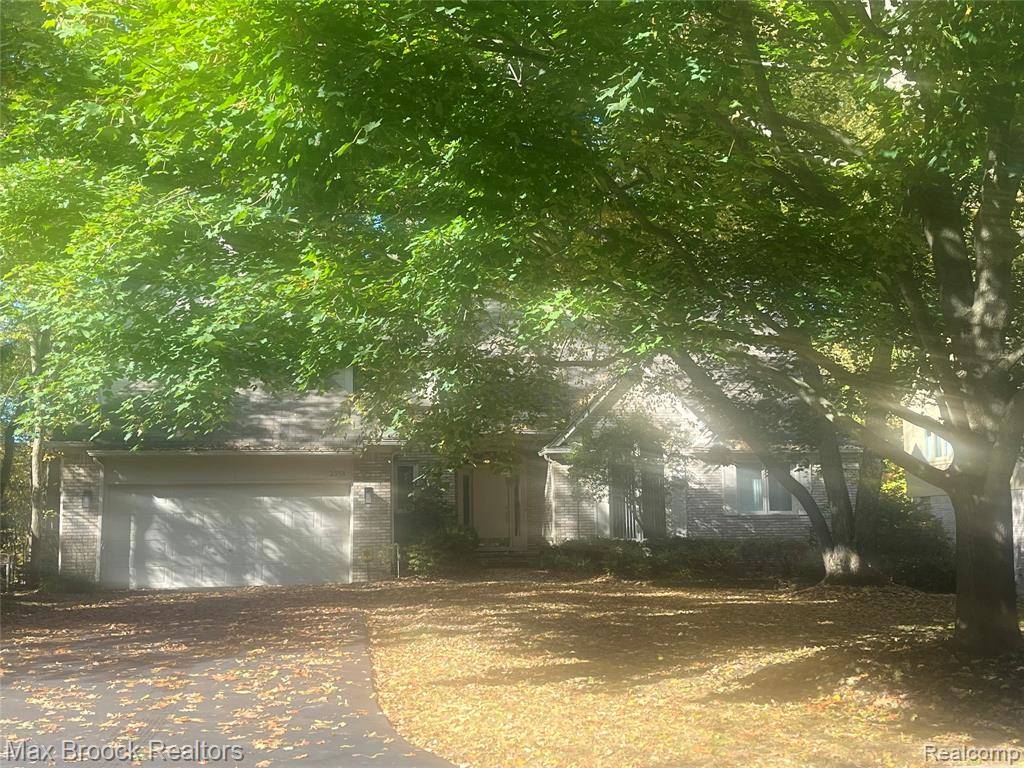 West Bloomfield Twp, MI 48324,2358 Hidden Lake Court