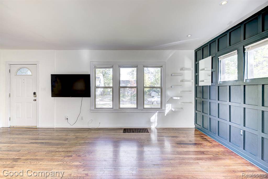 Ferndale, MI 48220,374 E Hazelhurst Street