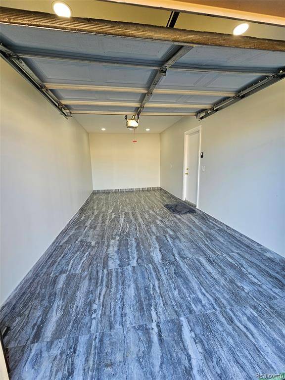 Troy, MI 48083,2926 Roundtree Drive