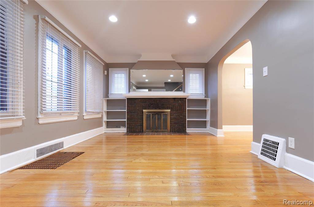 Detroit, MI 48221,16241 Wisconsin Street