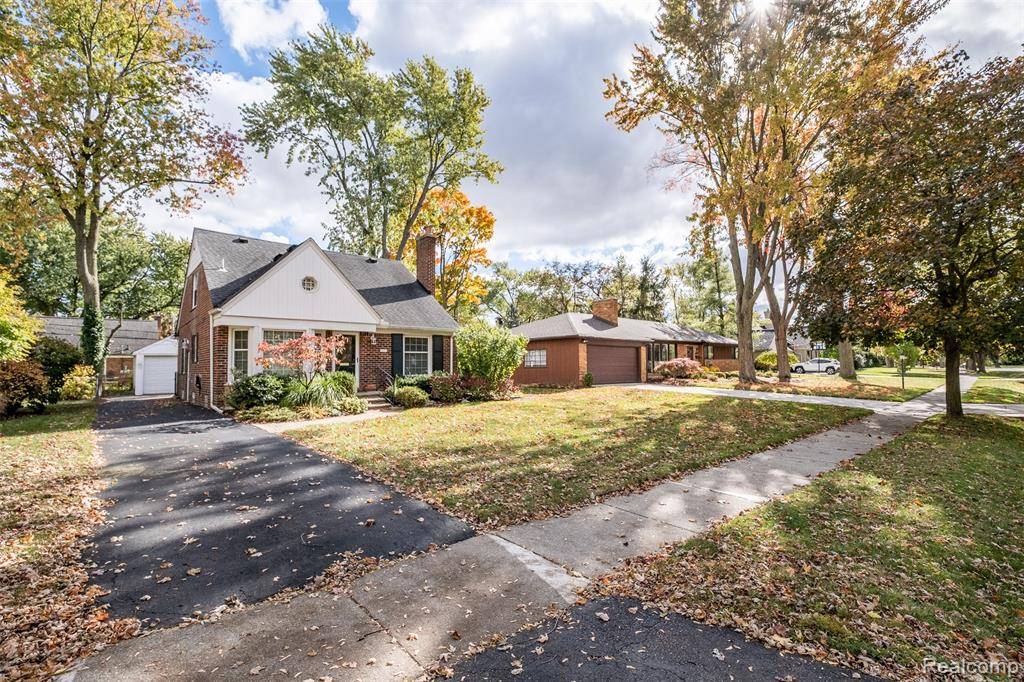 Beverly Hills Vlg, MI 48025,32210 Sheridan Drive