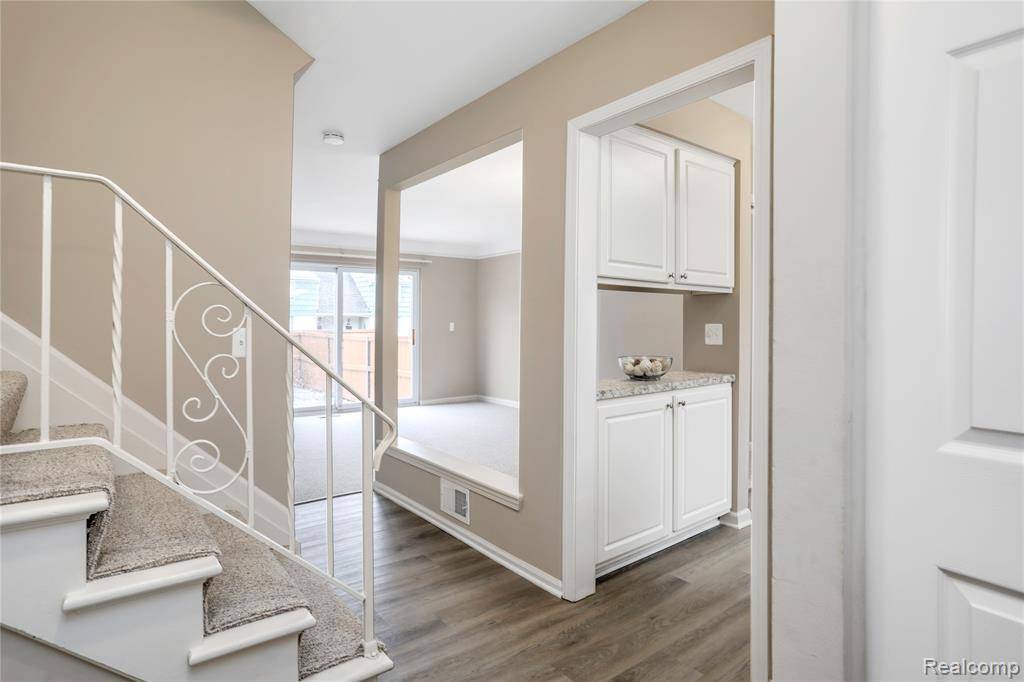 Clawson, MI 48017,930 broadacre