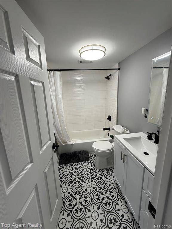 Warren, MI 48089,8645 Ford Avenue