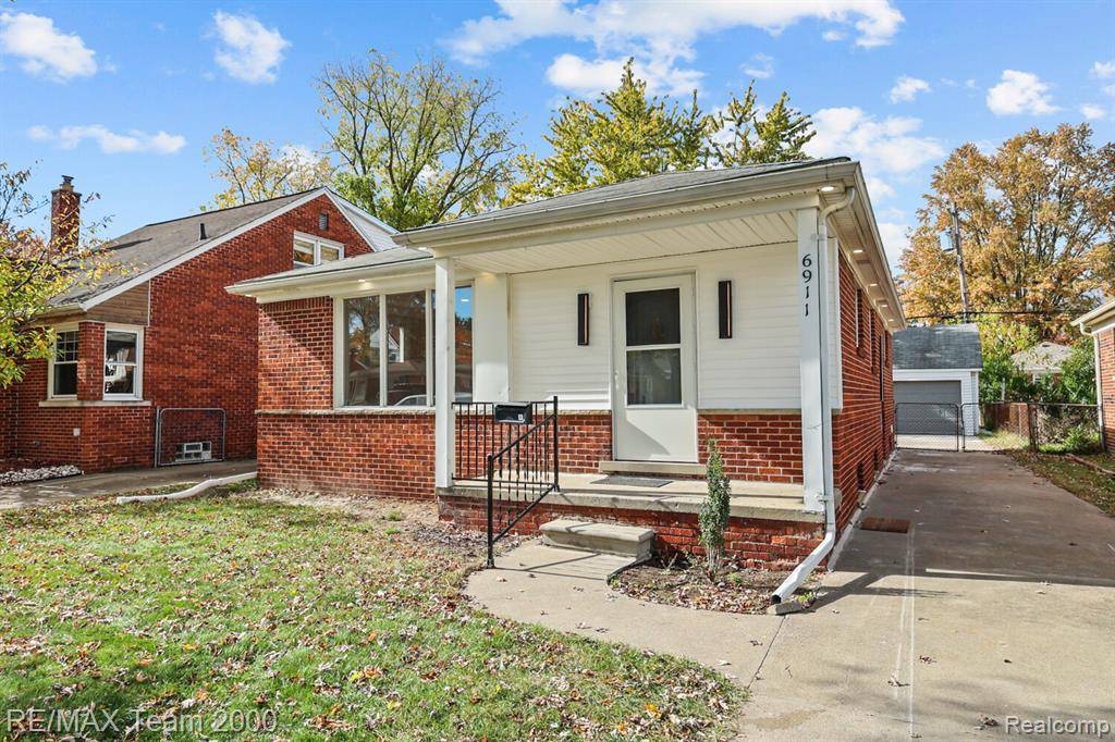 Dearborn Heights, MI 48127,6911 Colonial Street