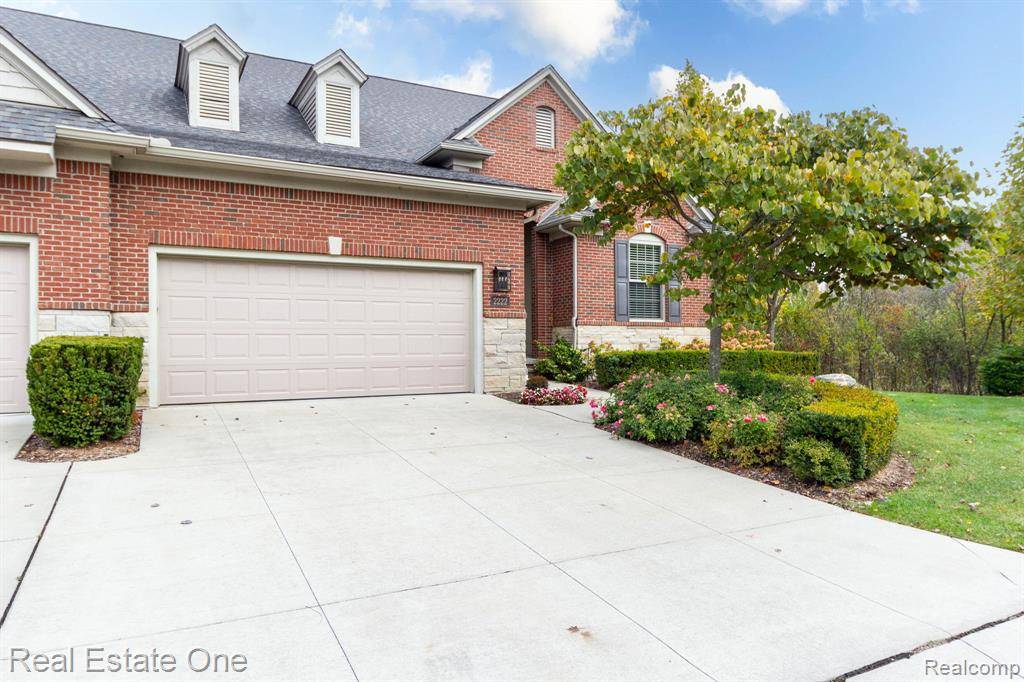 Rochester Hills, MI 48309,2222 Sanctuary Court Court 1 2