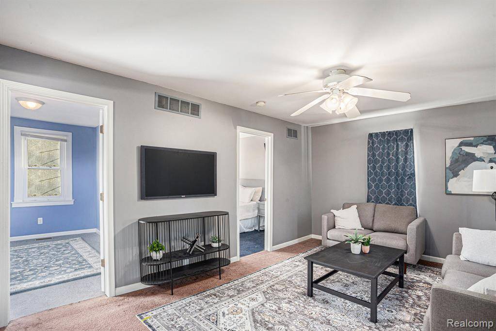 Waterford Twp, MI 48328,91 Waterly Avenue