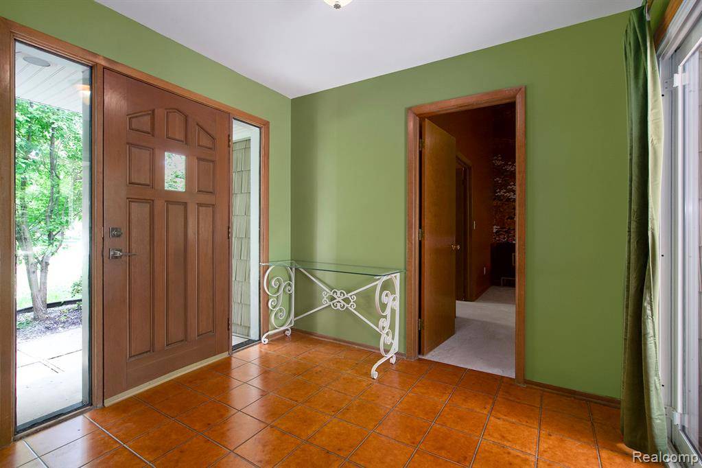 Grand Blanc Twp, MI 48439,9818 BURNING TREE Drive