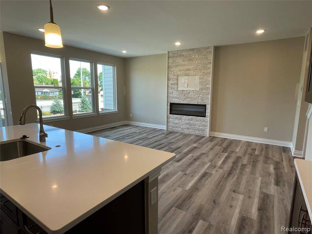 Troy, MI 48085,811 Balmoral Ln