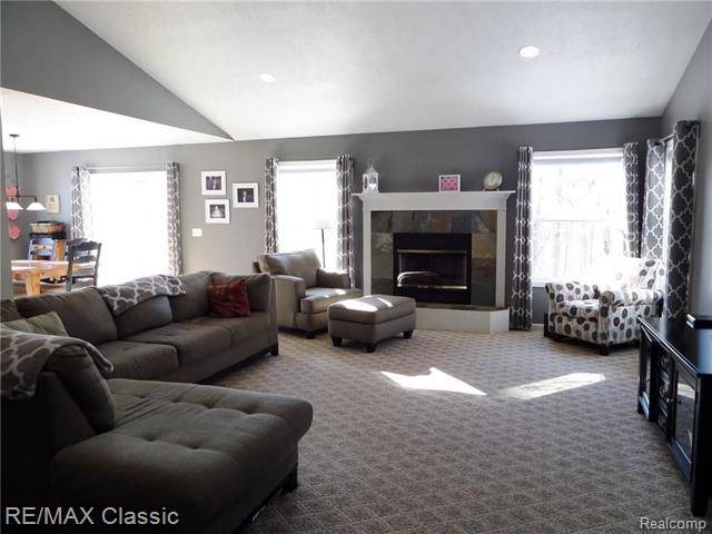 Howell, MI 48855,4856 HIDDEN HILLS CIR