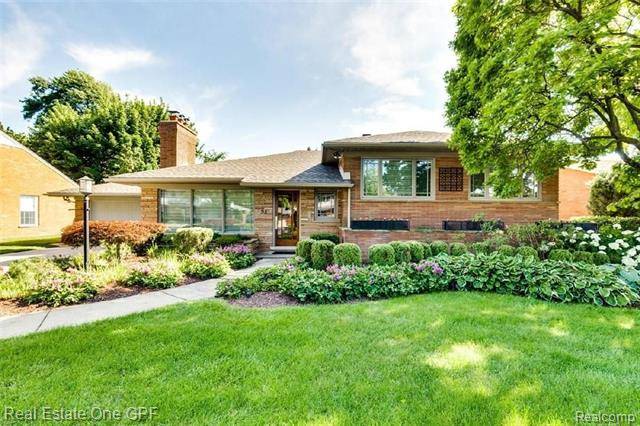 Grosse Pointe Shores, MI 48236,95 CRESTWOOD Drive