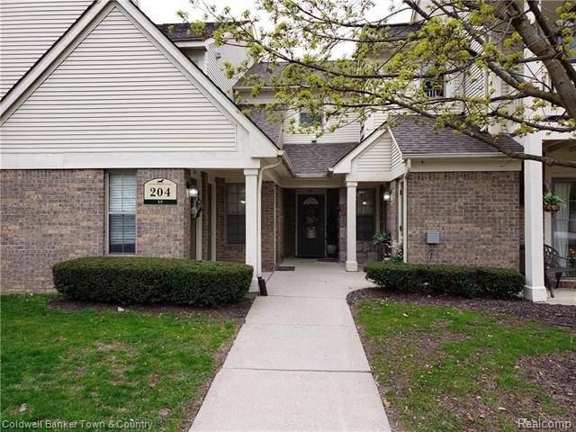 South Lyon, MI 48178,204 Maplewood CRT 5