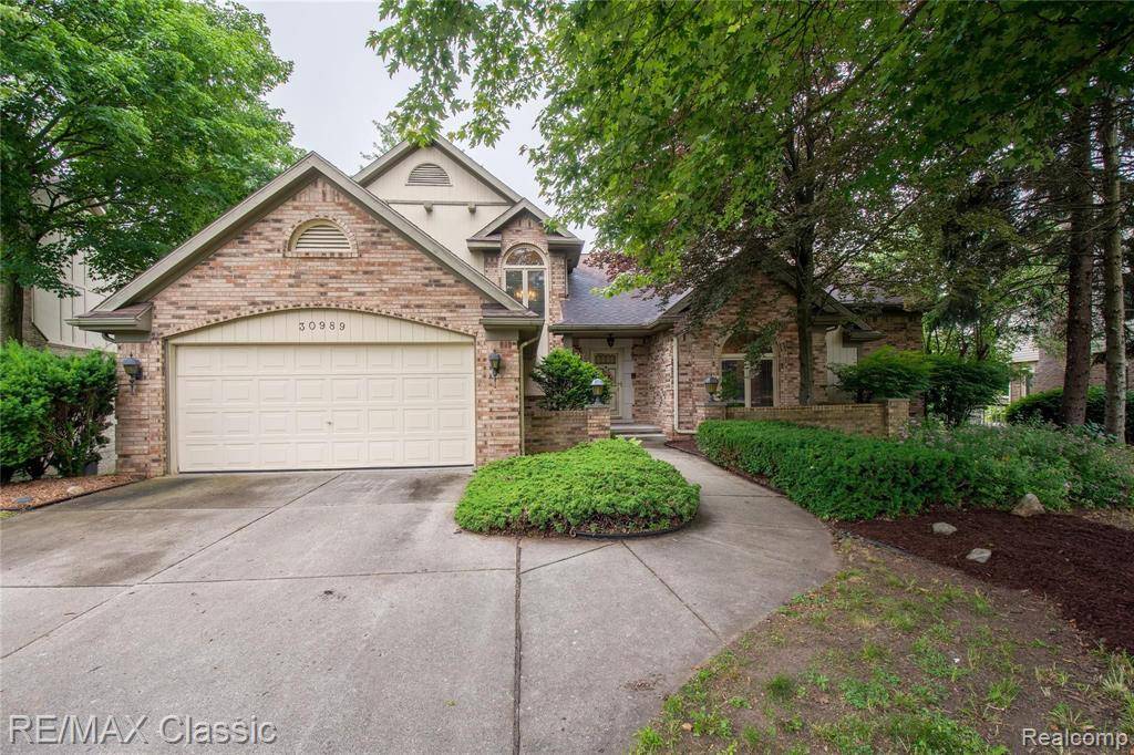 Farmington Hills, MI 48331,30989 COUNTRY RIDGE CIR