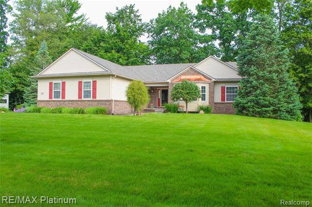 Howell, MI 48843,6185 BLUE HERON DR