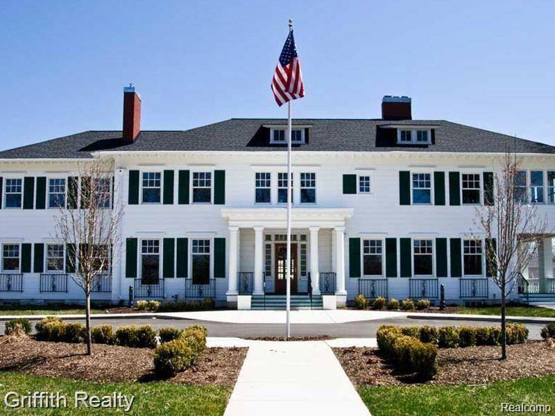 Howell, MI 48843,915 N Michigan  Avenue 203