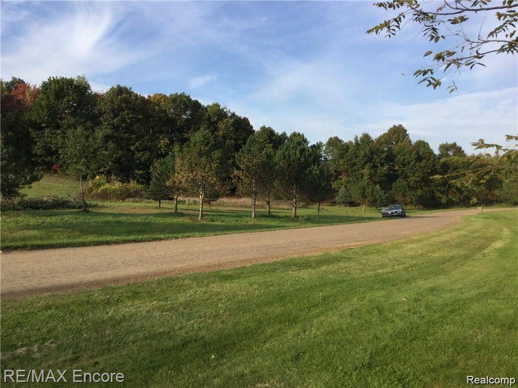 Addison Twp, MI 48370,000 RUE DE CAROLYN