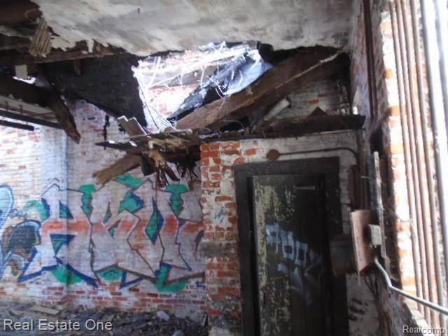 Detroit, MI 48212,13498 HEALY