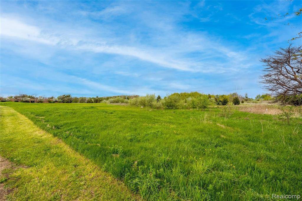 Orion Twp, MI 48359,1000 W Silverbell