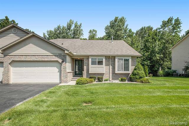 New Boston, MI 48164,37428 N Dianne Lane