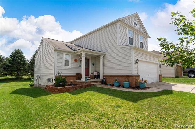 Holly, MI 48442,5074 MEADOW CREST Circle