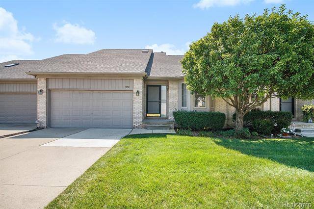 Macomb Twp, MI 48044,15918 E VIEW DR