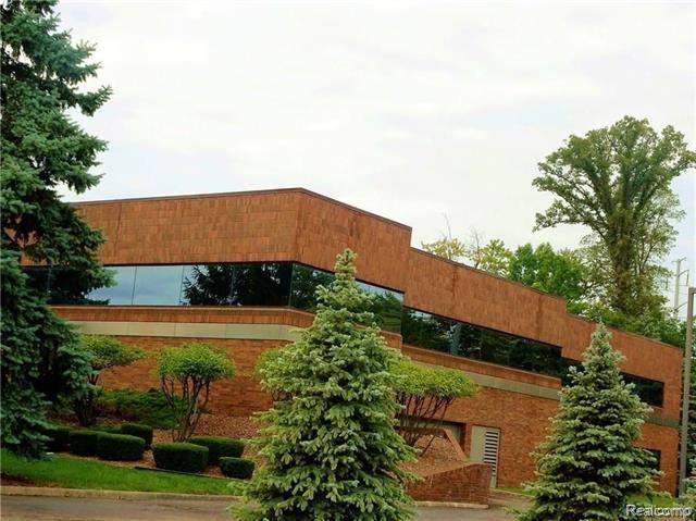 Dearborn, MI 48120,15360 S COMMERCE Drive