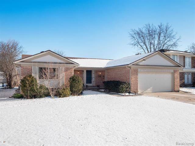 Canton, MI 48187,6838 CARRIAGE HILLS Drive