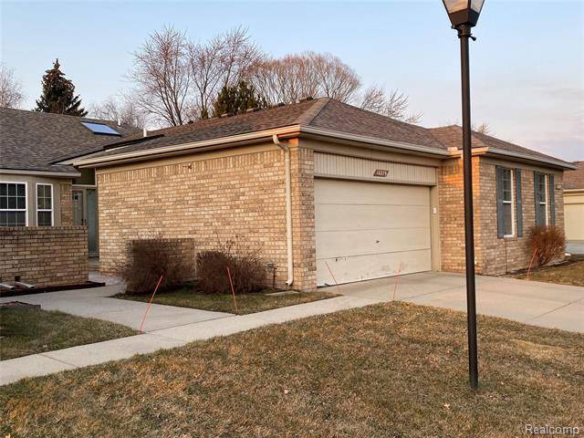 Macomb, MI 48044,18279 PLEASANT VALLEY Drive