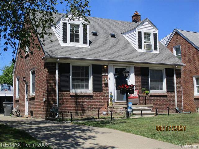 Dearborn, MI 48128,1355 ROBINDALE Avenue