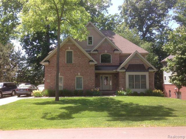 Howell, MI 48843,995 GASSER Court