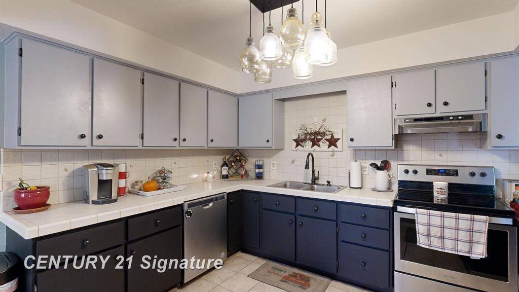 Flushing, MI 48433,527 Leland Street