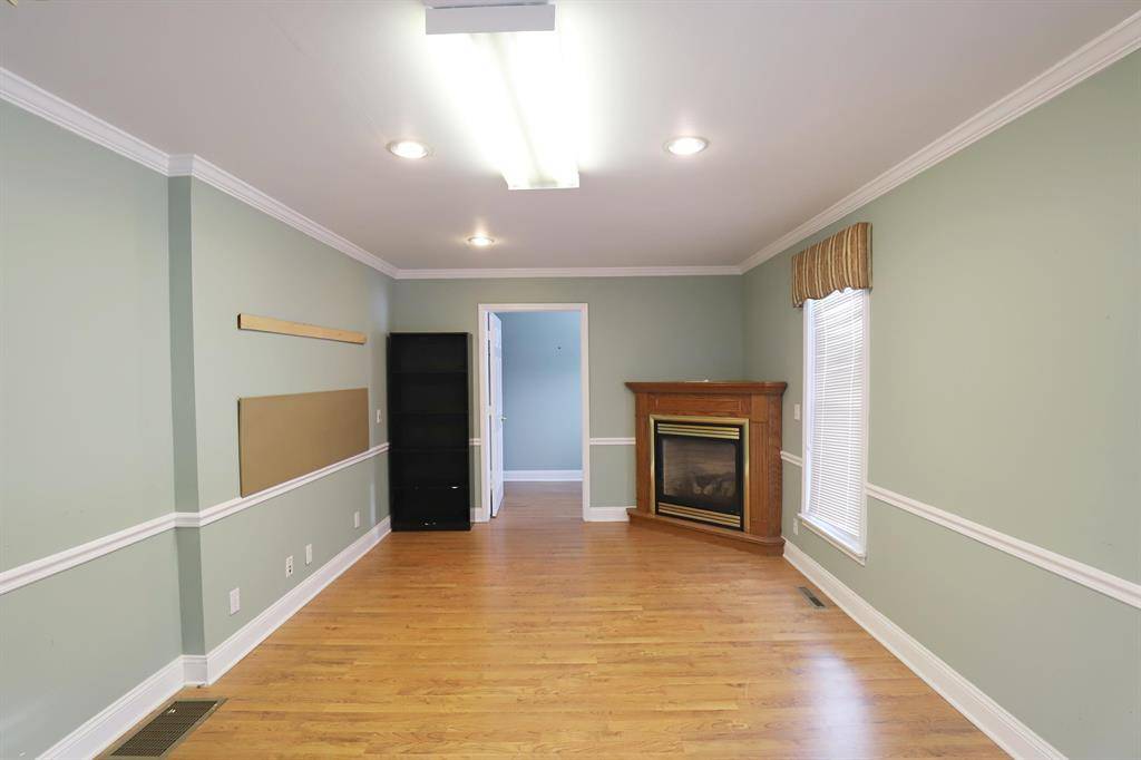 Flint Twp, MI 48532,3010 S Dye Road Unit B