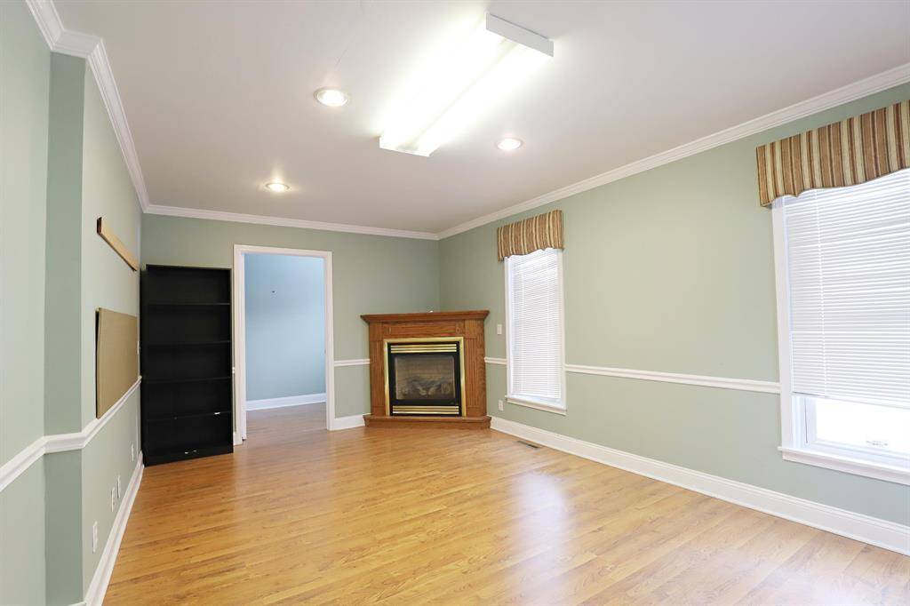 Flint Twp, MI 48532,3010 S Dye Road Unit B