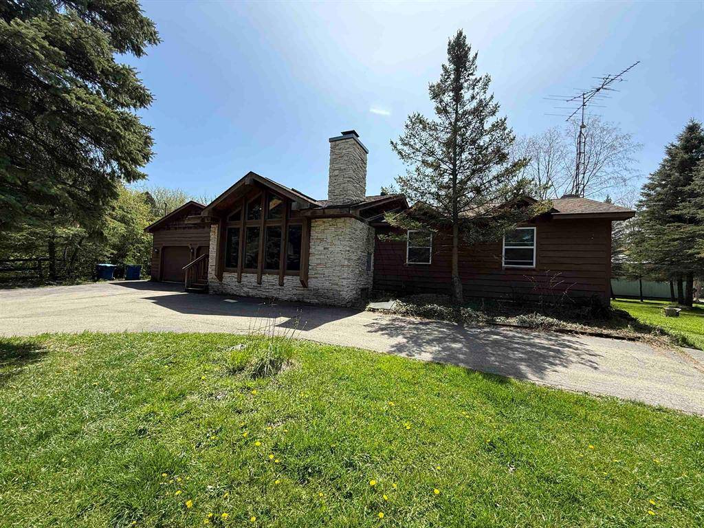 Fenton Twp, MI 48451,5235 Lahring Road