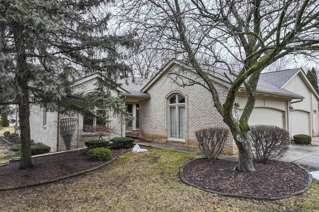 Clinton Twp, MI 48038,17673 E Kirkwood Drive #109