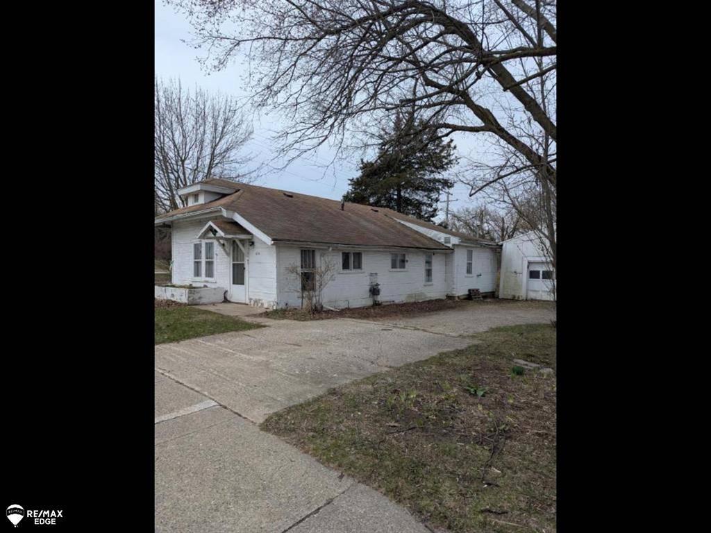 Lapeer, MI 48446,614 S Saginaw Street