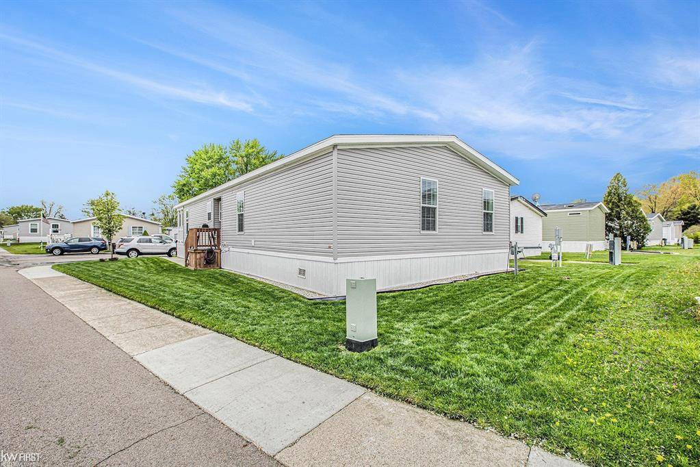 Canton Twp, MI 48187,39500 Warren Road 108