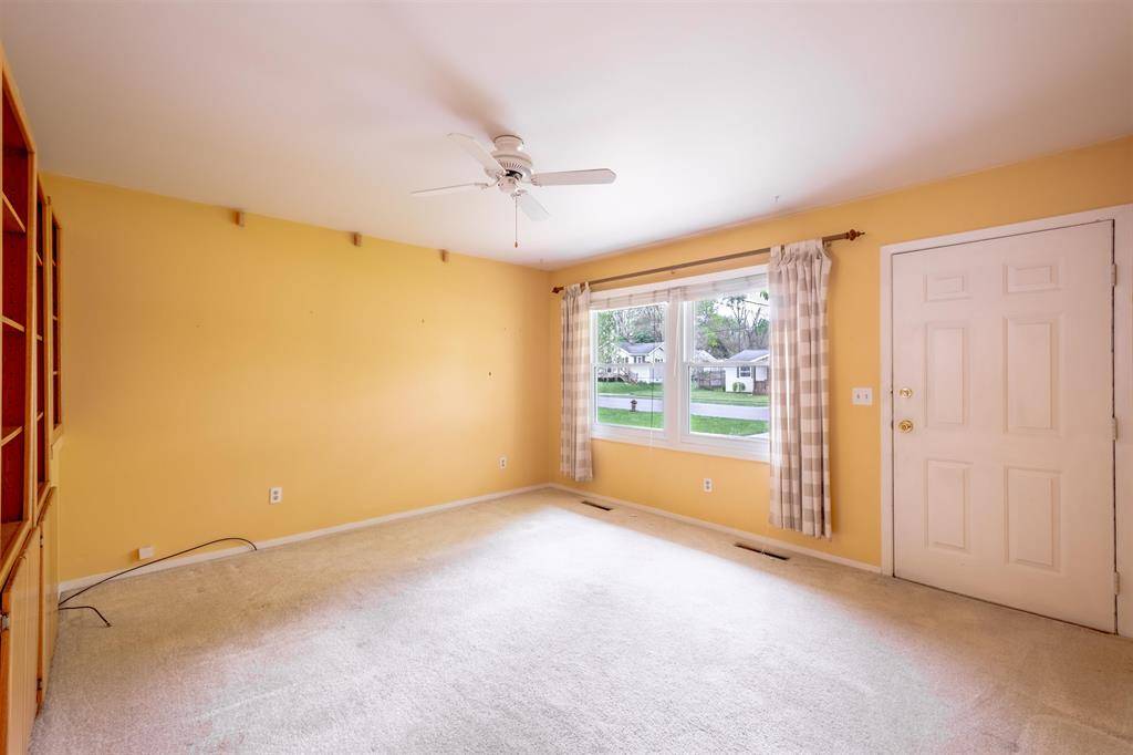 Fenton, MI 48430,908 N East Street