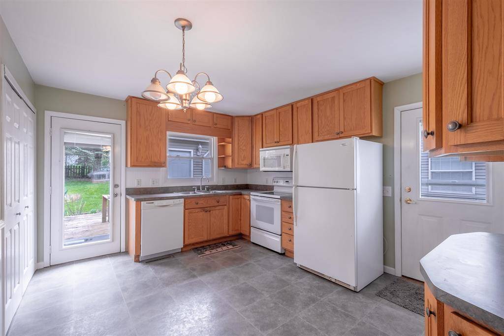 Fenton, MI 48430,908 N East Street