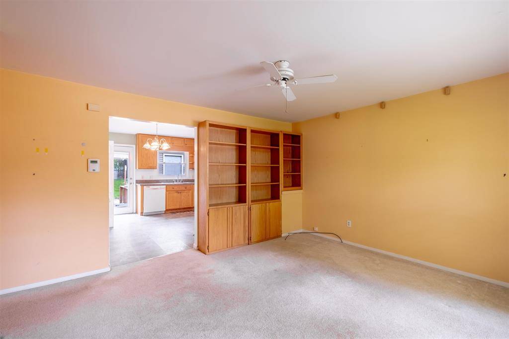 Fenton, MI 48430,908 N East Street