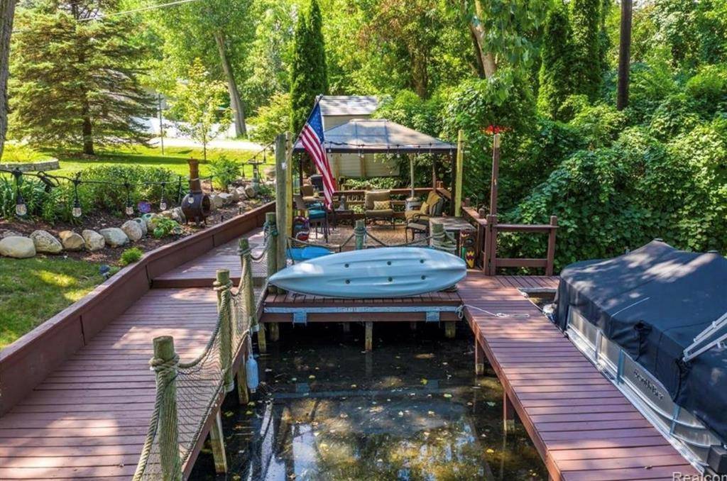 Fenton Twp, MI 48430,12147 Torrey Road