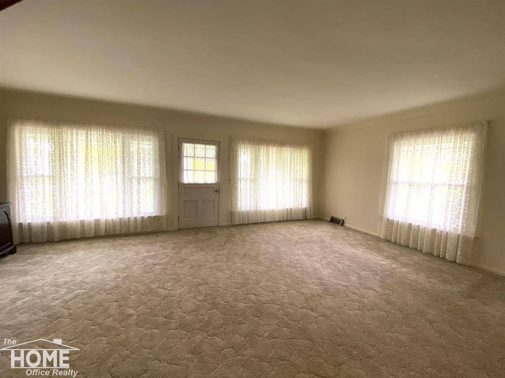 Caledonia Twp, MI 48817,2437 S State Road