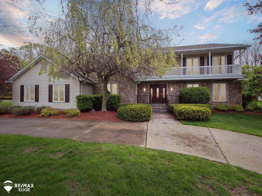 Grand Blanc Twp, MI 48439,9705 Burning Tree Drive