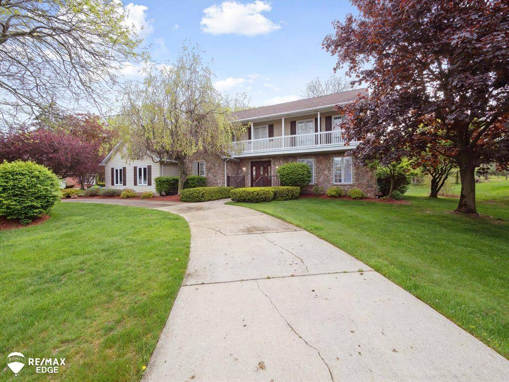 Grand Blanc Twp, MI 48439,9705 Burning Tree Drive
