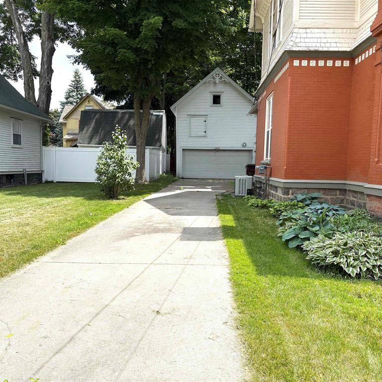 Owosso, MI 48867,520 Adams Street