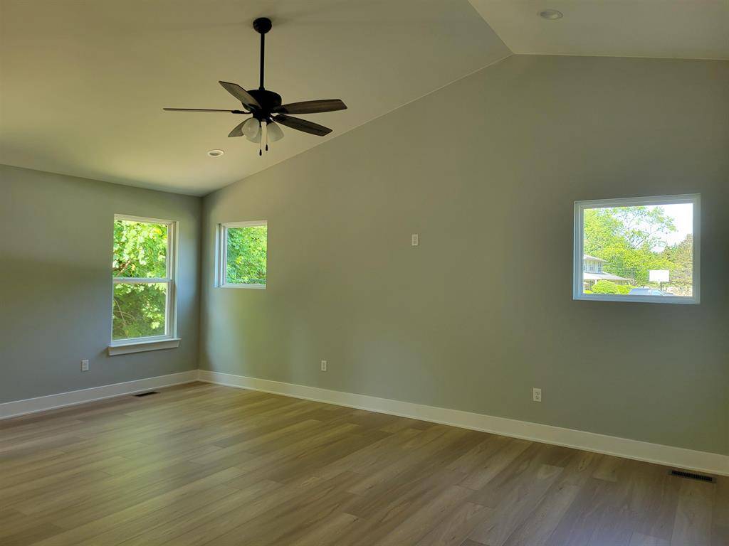 Vienna Twp, MI 48420,11453 Hidden Oaks Drive
