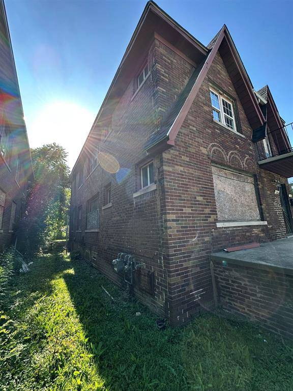 Detroit, MI 48238,15043 Holmur Street