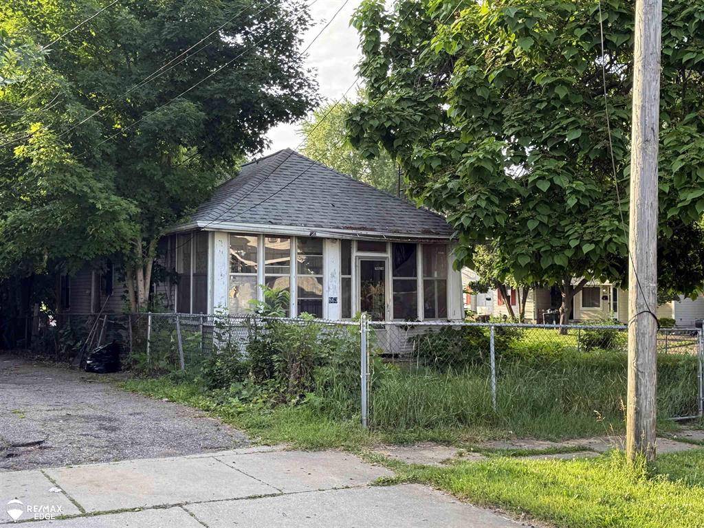 Flint, MI 48532,863 Tacken Street