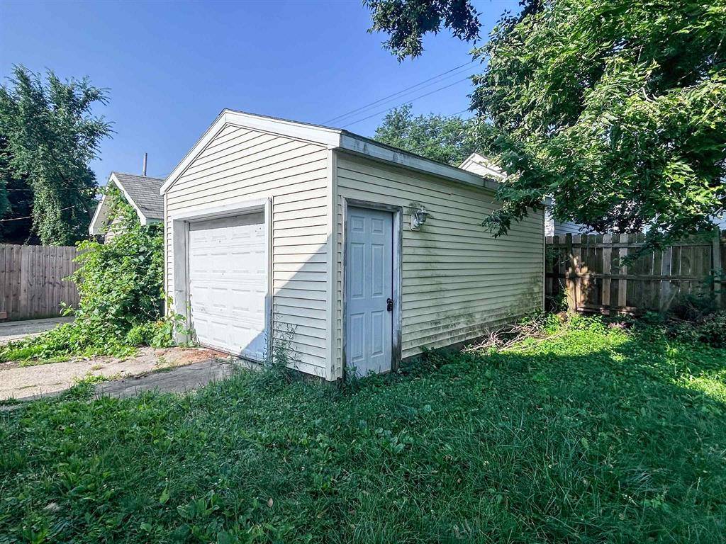 Lansing, MI 48915,925 Cleo Street